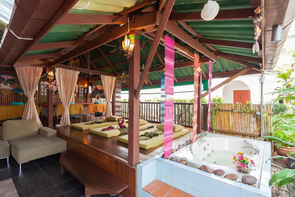 外籍酒店 Patong 外观 照片